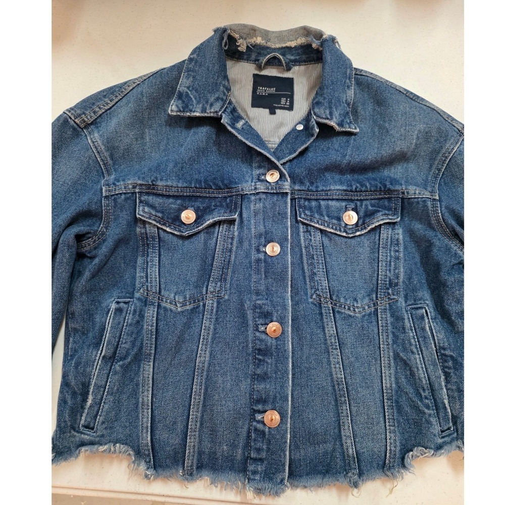 Zara Trafaluc Distressed Denim Jacket Medium Blue Raw Hem Trucker Womens Size M - Picture 5 of 8